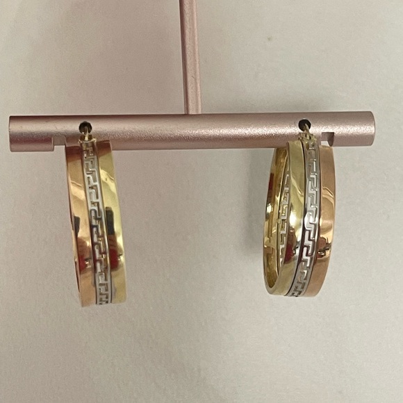Solid 10k Gold Hoop Earrings - Picture 4 of 8